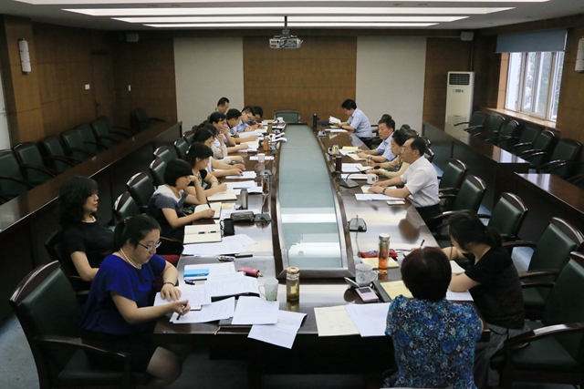 中心组学习_副本.jpg