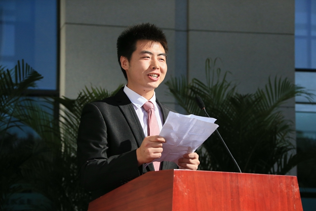 在校生代表.jpg