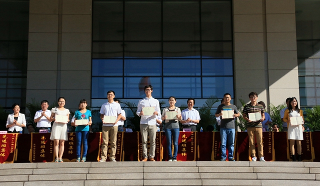 中期考核优秀生.jpg