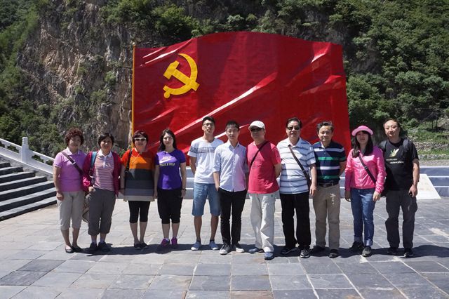 C:\Users\Administrator\Desktop\党旗.jpg