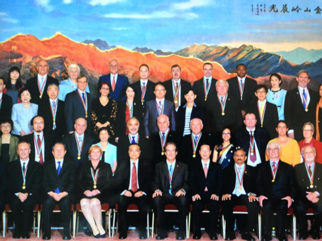 与李克强总理合影_1_副本.jpg