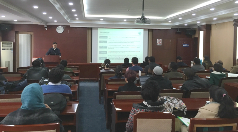 国际教育处处长汪勋清介绍研究生院基本概况_副本.jpg