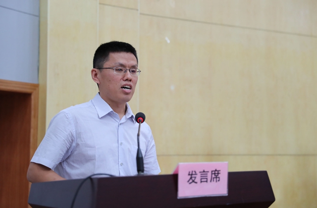 张忠华_副本.jpg